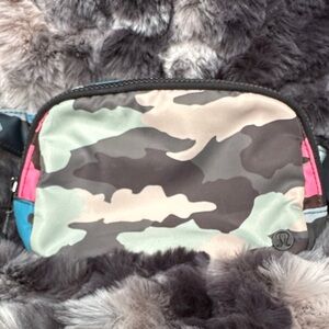 Lululemon Everywhere Belt Bag Heritage Camo Guava RARE Hard to Find Print